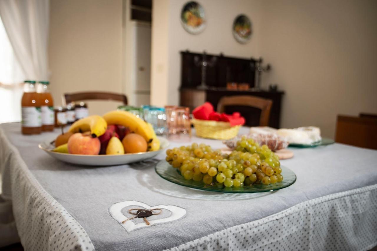 I Quattro Grappoli Bed & Breakfast Neive Exterior photo